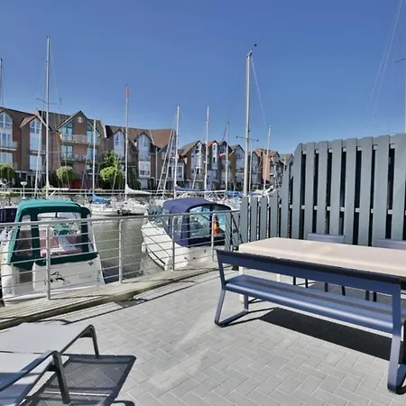 Marina, Cm24d 库克斯港